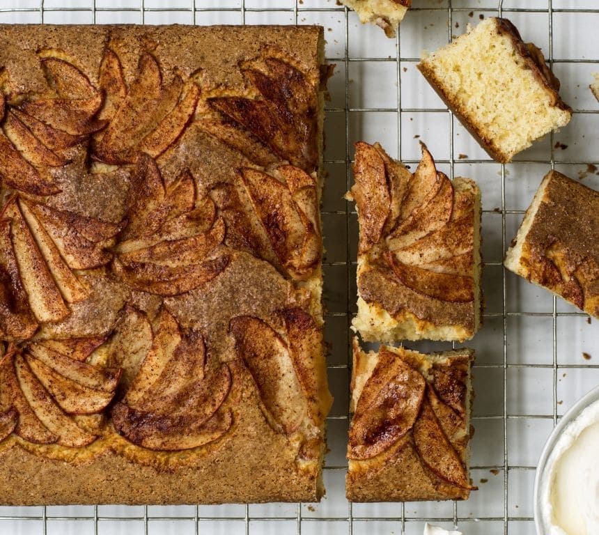 Enkel eplekake i langpanne