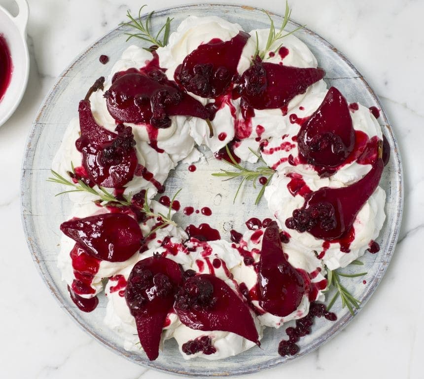 Jule-pavlova med posjerte pærer