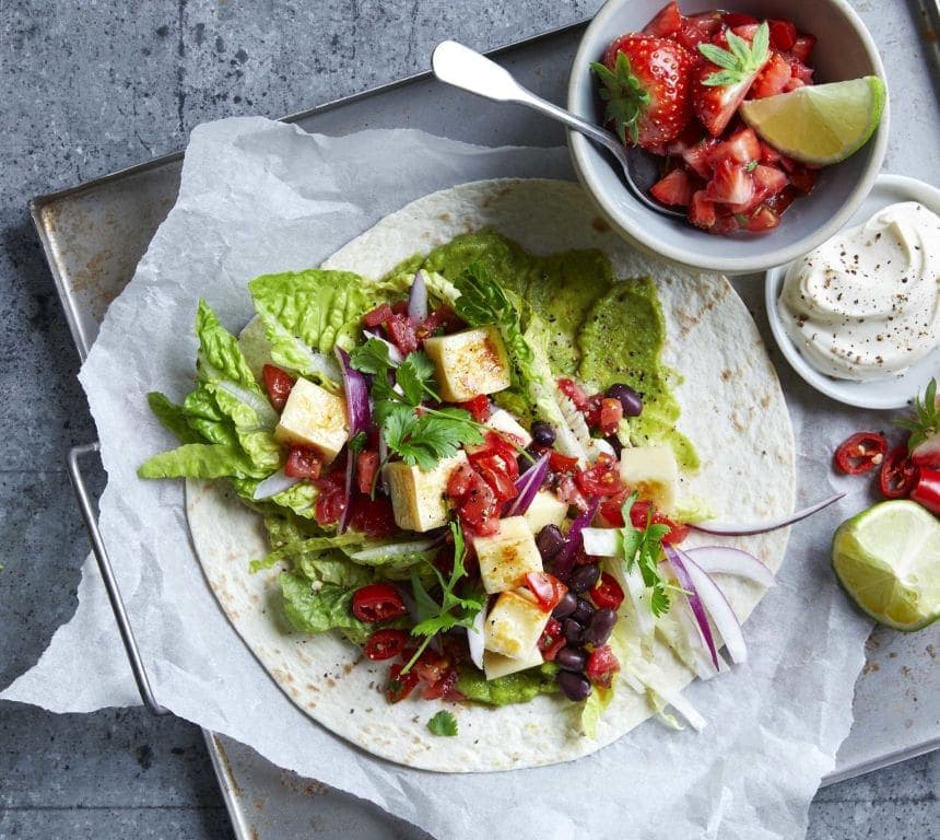 Wrap med TINE® Grill & Stek, jordbær og chili