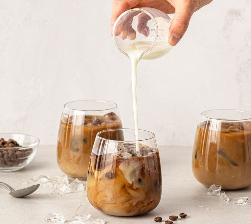 Iskaffe med vaniljemelk