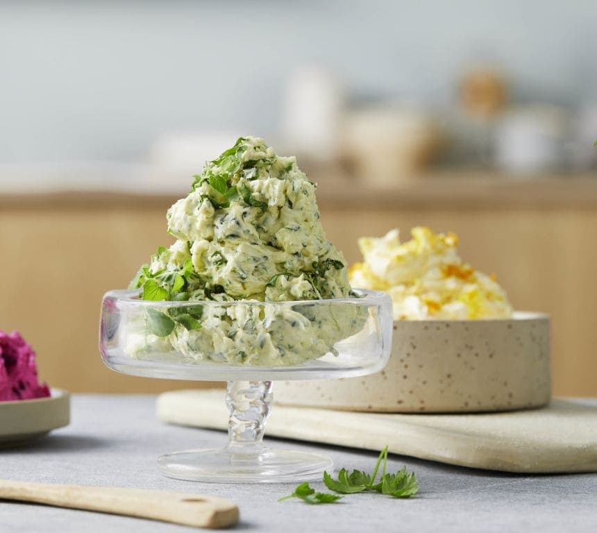 Pisket smør med yoghurt – Perfekt til grillmaten!