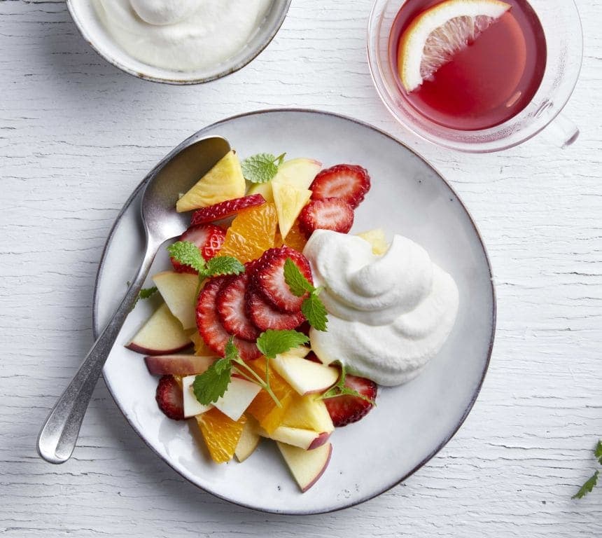 Fruktsalat med pisket krem