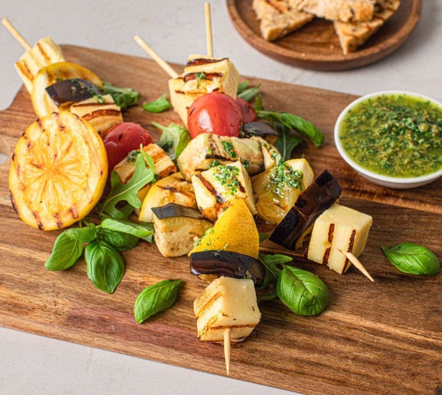 Grillspyd med grillede grønnsaker og TINE® Grill & Stek