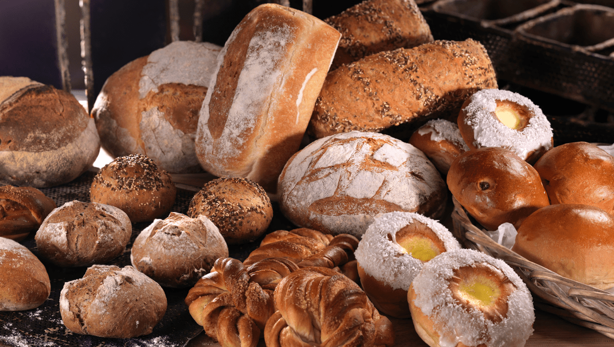 Brød, scones, boller og kanelsnurrer fra Bakeriet i Lom