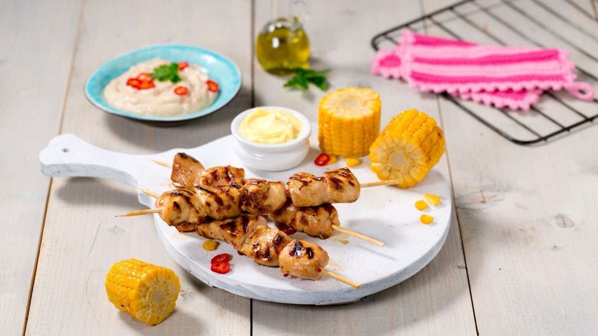 Grillet kyllingsatay med peanøttsaus