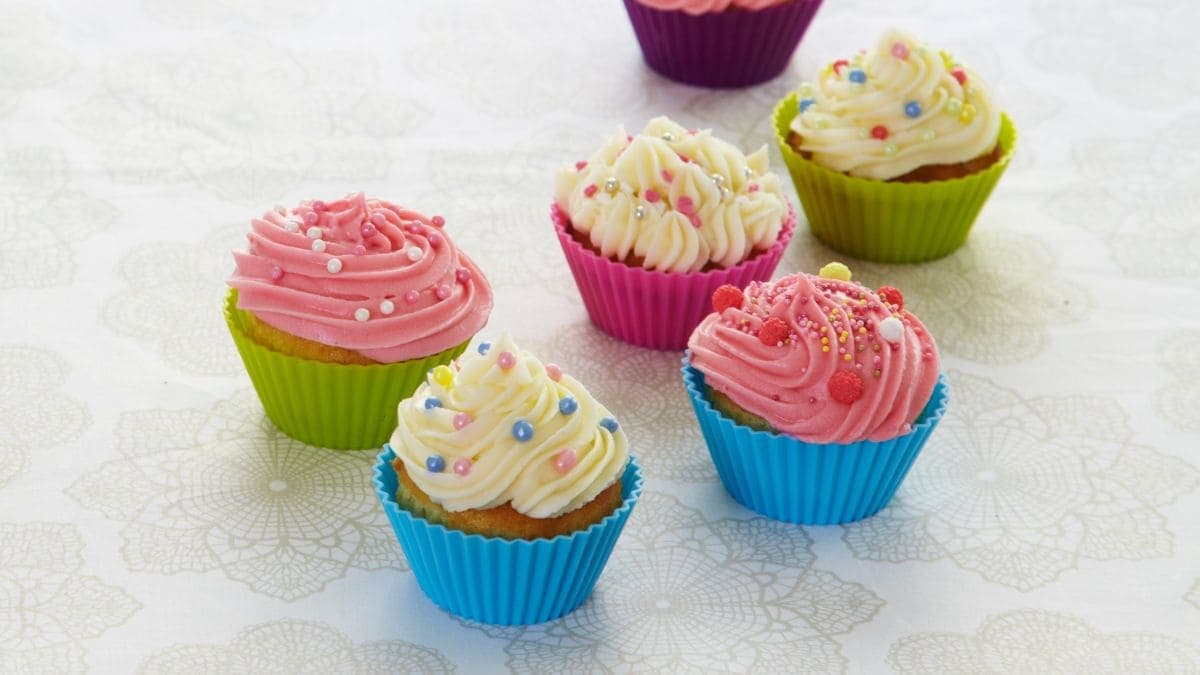 Cupcakes med kremosttopping