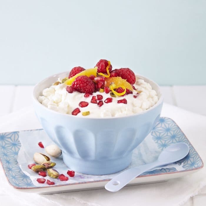 Cottage Cheese med Kesam® Vanilje, frukt, bær og nøtter.