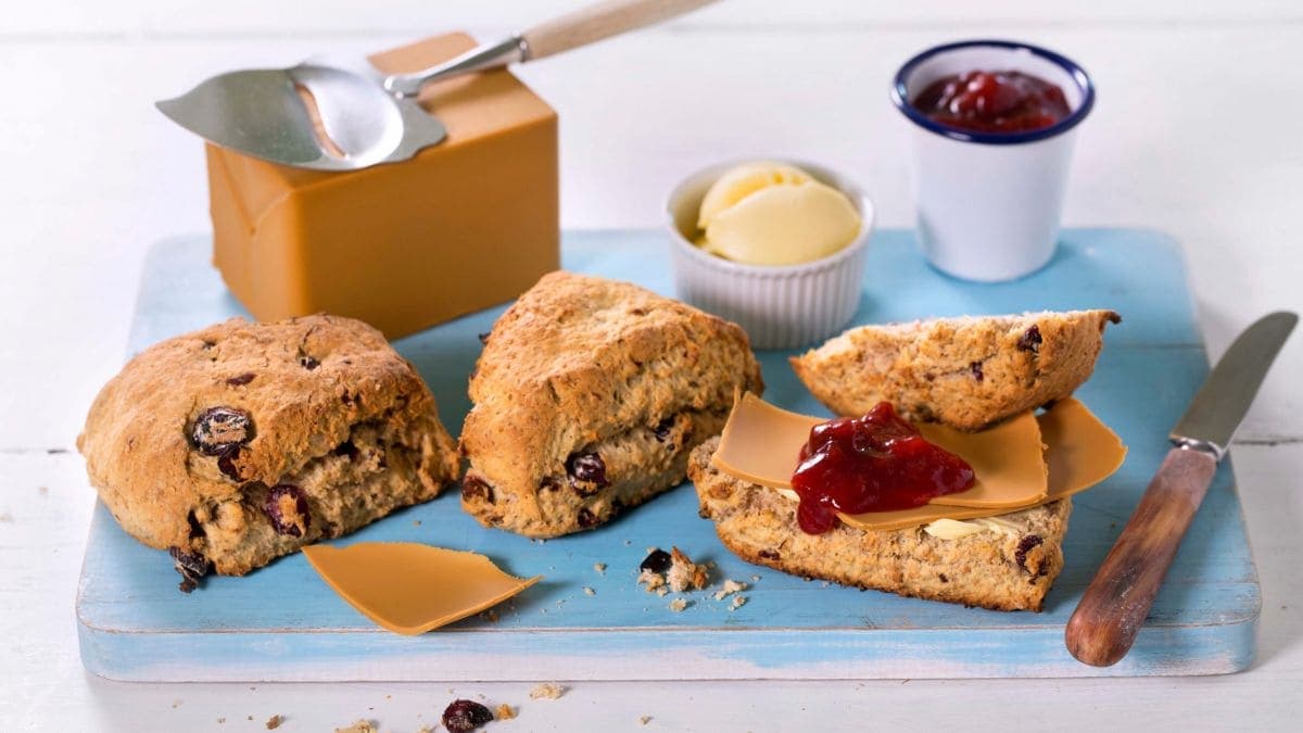 Müsliscones med brunost