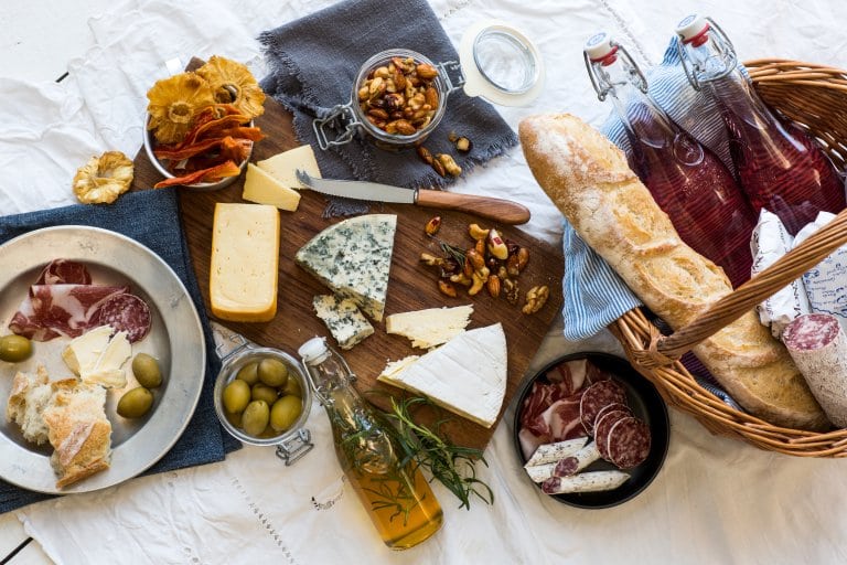 Piknik med Port salut, Norzola og Dovre Ysteri Norsk Brie
